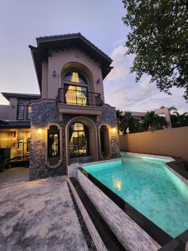 T1-Tuscany Private Pool Villa-บางแสน
