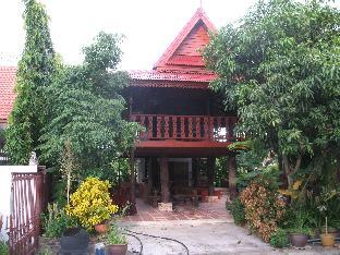 teak house chiang mai