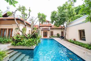 Thai Style 2BR Villa Family Retreat by the Beach