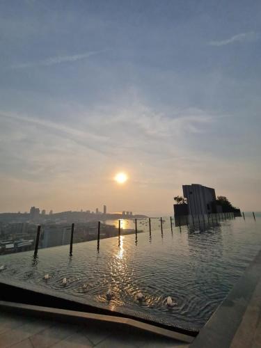 The Base Central Pattaya Condo by Thiva