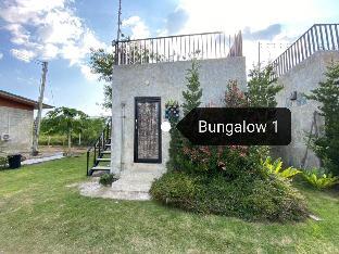The Leaf Homestay/ king bed bungalow w/rooftop (1)