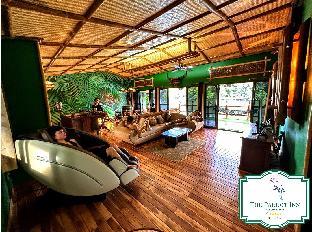 THE PARROT INN KANCHANABURI