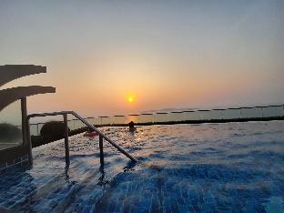 The Peak Towers Pattaya by LookUP OTA