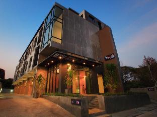 The Plubpla Serviced Apartment