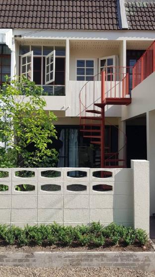 THE RED STAIRS_2bdrm w/ balcony_5 min to nimman rd