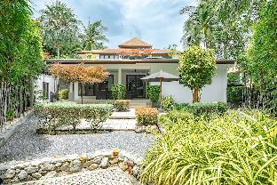 The Suriyana, 4 Bed, Pool, Lux. Walk to the beach