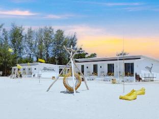 The Toy Beach Resort Rayong