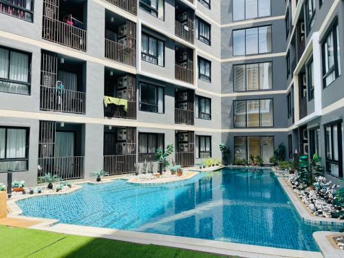 The Urban Attitude &amp; One Bedroom