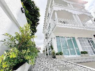 The White House Rachamankha