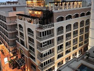 The Whitehouse Condotel