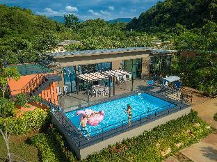 The X Party Italian Private Pool Villa Valley View