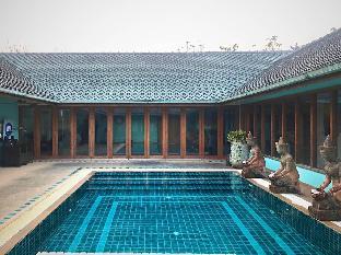 THE YELLOW POOL VILLA