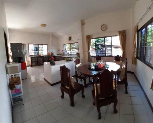 Thongkham house