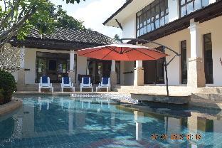 Three Bed Villa 2-1 min walk to the Beach SDV023