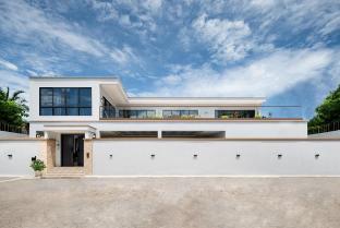 TML-Jomtien Beach 5 bedrooms (KTV room + pool)