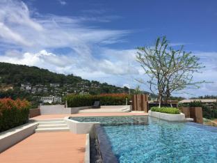 Top floor apartment at 6th Avenue near Surin beach