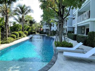 Top floor apartment in the new Title V Condo