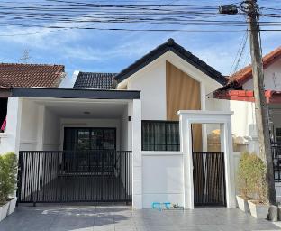 Townhouse 2+1 Bed 1 Bath