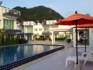 Townhouse 2 bedrooms, 3 floors