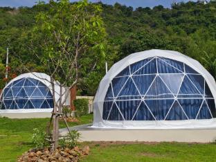 Trio Hillside Dome Resort