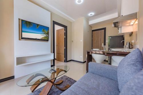 Tropical Bliss, Relax &amp; Enjoy at 1BR Apartment MBC near Mai Khao Beach!