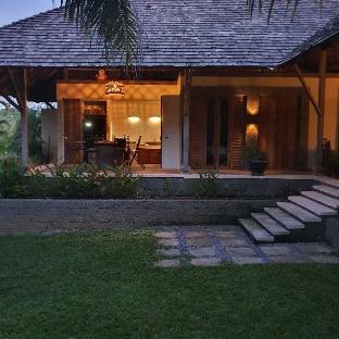 Tropical villa in the Bang Saray Pattaya hills