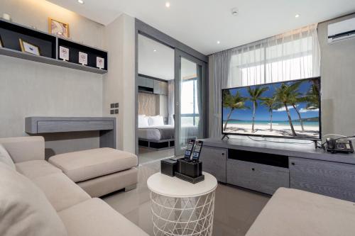 Tropics Kamala Residence, 2BR Suite CTG L402-3, Top Facilities, near FantaSea &amp; Cafe Del Mar Beach C