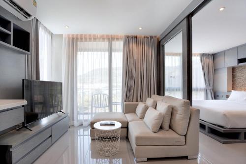 Tropics Kamala View Suite CTG D609, Top Facilities, near FantaSea &amp; Cafe Del Mar Beach Club