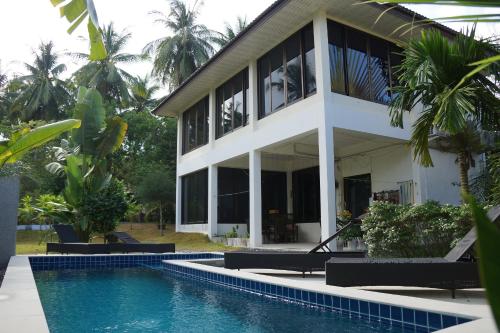 Twin Villas Apartment with Swimming Pool for 2 houses