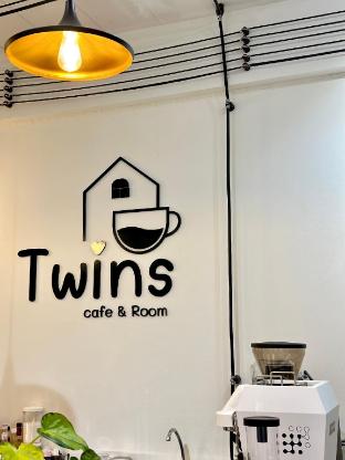 Twins cafe &amp; Room