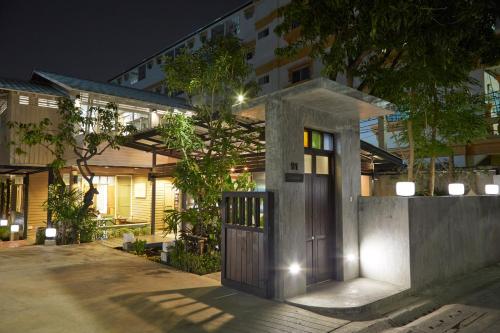 Uncle Loy&#039;s Boutique House