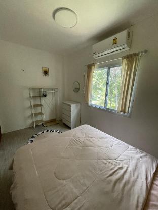 Unity coliving middle room L