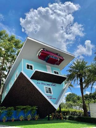 Upside Down House Mae Taeng