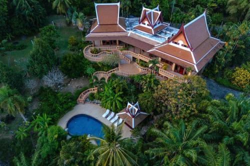V159 Villa E 6BR Luxury Retreat in Layan, Phuket