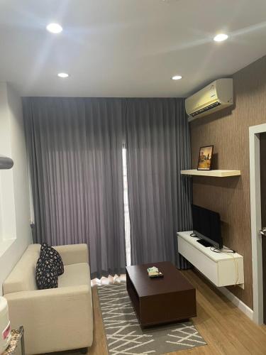 Vee Condo 502