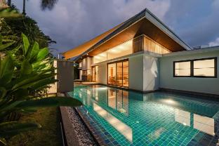 Very Modern Premier Living in Prime Location V146