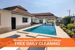 Villa Bos just minutes from beach  in Jomtien
