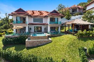 Villa Heaven, Walking to the Beach