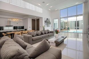 Villa Luna - Luxury 4BR Retreat