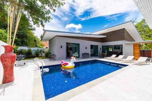 Villa Maenam koh Samui with pool 4 bedrooms 8 guests