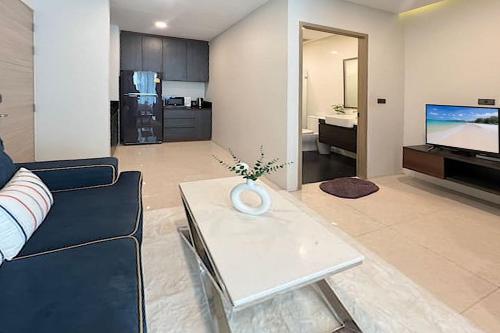 VV Patong Apartment B402, Close to Patong's Nightlife, Beach & More