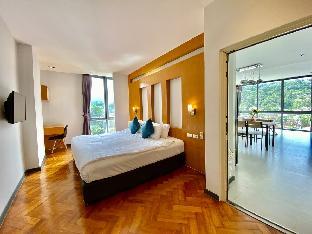 walk 10 min to beach fast wifi large space
