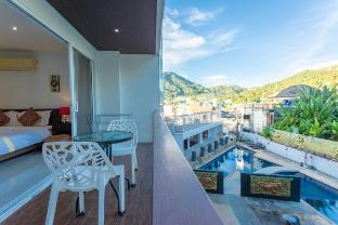 Walk 2  Patong Beach Bangla Walking street C135