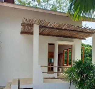 Warm Living Beach Style House to Thai Boxing