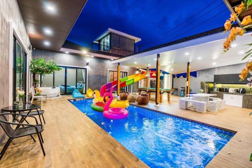 White Cloud &amp; Brown Sand Luxury Pool Villa Cha-Am
