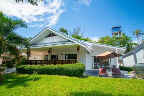 Windy House By Serenity Sea House