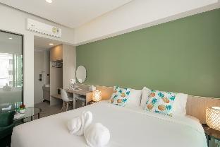 Yanud Residence pool side room1