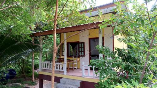 Yellow Jungle House
