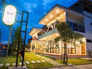 Yellow Moon Hotel