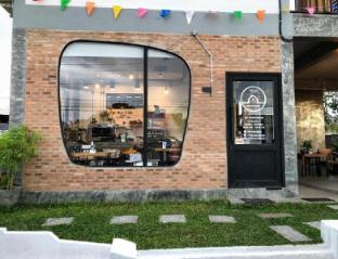 YOJI House and Cafe